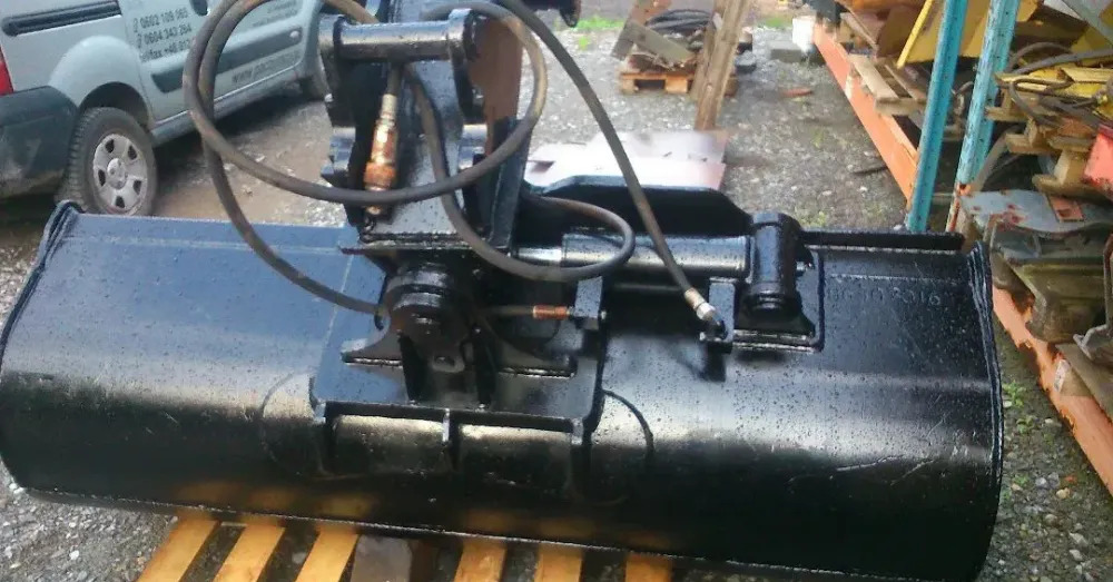 Łyżka skarpowa (skarpówka) hydrauliczna - Lyžica pre rýpadlo: obrázok 5 Łyżka skarpowa (skarpówka) hydrauliczna - Lyžica pre rýpadlo: obrázok 5