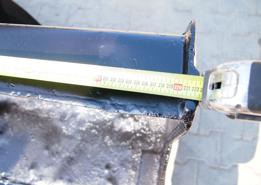 Łyżki do ładowarek teleskopowych Manitou MT, MLT, MHT, MRT 2010 Łyżka do ładowarki Manitou - Nakladacia lyžica: obrázok 5 Łyżki do ładowarek teleskopowych Manitou MT, MLT, MHT, MRT 2010 Łyżka do ładowarki Manitou - Nakladacia lyžica: obrázok 5