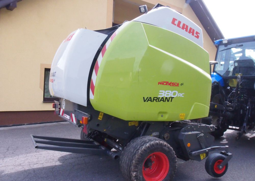 Prasa Claas VARIANT 380 RC  2014 Prasa rolująca z nożami i opuszczana podłoga - Lis na okrúhle balíky: obrázok 1 Prasa Claas VARIANT 380 RC  2014 Prasa rolująca z nożami i opuszczana podłoga - Lis na okrúhle balíky: obrázok 1
