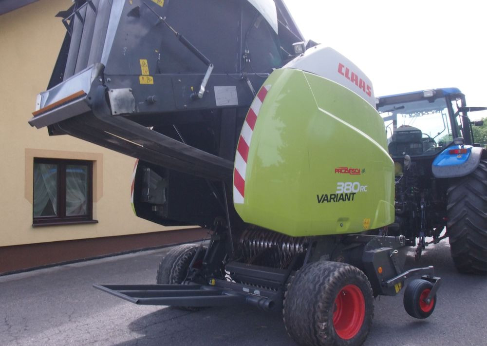 Prasa Claas VARIANT 380 RC  2014 Prasa rolująca z nożami i opuszczana podłoga - Lis na okrúhle balíky: obrázok 5 Prasa Claas VARIANT 380 RC  2014 Prasa rolująca z nożami i opuszczana podłoga - Lis na okrúhle balíky: obrázok 5