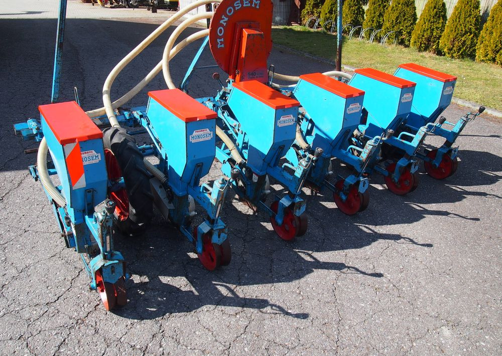 Siewnik Monosem do kukurydzy ,buraków i słonecznika - Přesný sejací stroj: obrázok 1 Siewnik Monosem do kukurydzy ,buraków i słonecznika - Přesný sejací stroj: obrázok 1