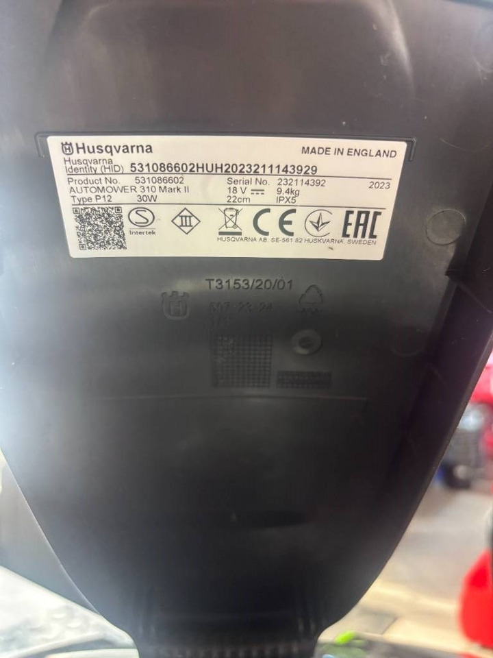 Husqvarna Automower 310  - Záhradná kosačka: obrázok 4 Husqvarna Automower 310  - Záhradná kosačka: obrázok 4