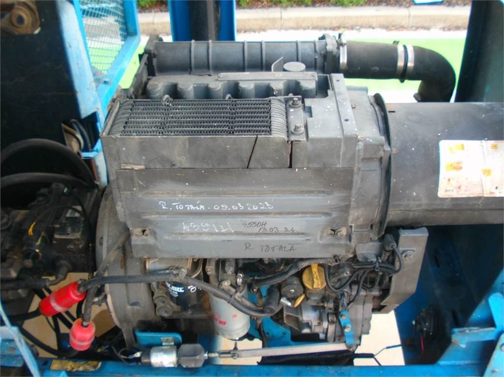 Genie GS4390RT - Samohybná plošiny: obrázok 5 Genie GS4390RT - Samohybná plošiny: obrázok 5