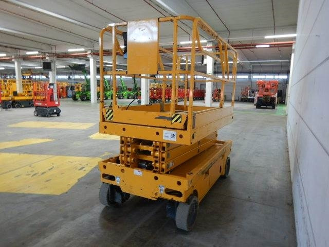 Haulotte Compact 10 - Samohybná plošiny: obrázok 3 Haulotte Compact 10 - Samohybná plošiny: obrázok 3