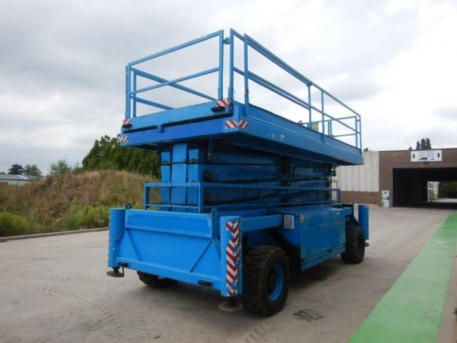 Holland Lift M250DL27 - Samohybná plošiny: obrázok 4 Holland Lift M250DL27 - Samohybná plošiny: obrázok 4