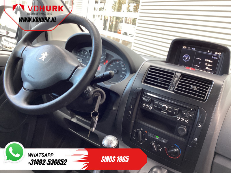 Peugeot Expert 2.0 HDI 130 pk L2 Dubbel Cabine DC EXPORT Airco/ Cruise/ Navi/ PDC/ Trekhaak - Malá dodávka, Dodávkа s dvojitou kabínou: obrázok 3 Peugeot Expert 2.0 HDI 130 pk L2 Dubbel Cabine DC EXPORT Airco/ Cruise/ Navi/ PDC/ Trekhaak - Malá dodávka, Dodávkа s dvojitou kabínou: obrázok 3
