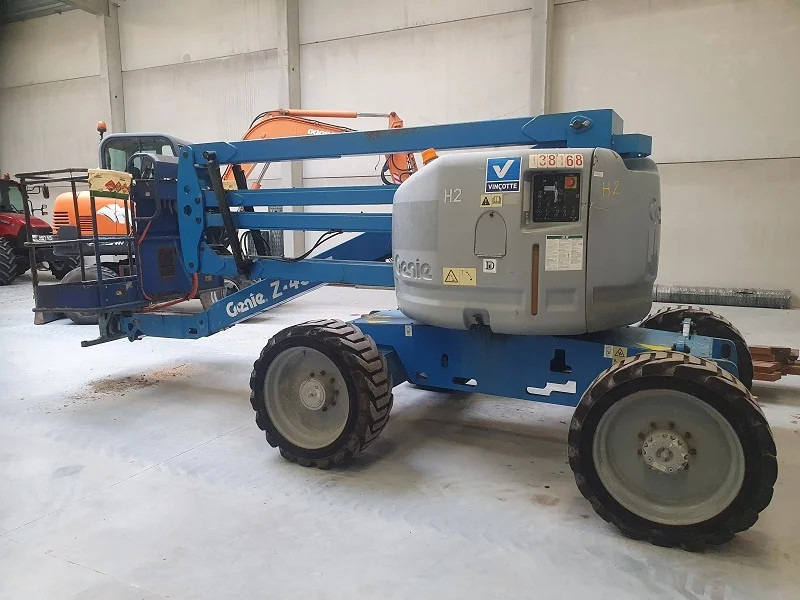 Genie Z45/25 - Kĺbová pracovná plošina: obrázok 3 Genie Z45/25 - Kĺbová pracovná plošina: obrázok 3