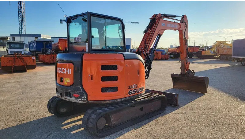 Hitachi ZX65USB-5A CLR - Pásové rýpadlo: obrázok 4 Hitachi ZX65USB-5A CLR - Pásové rýpadlo: obrázok 4