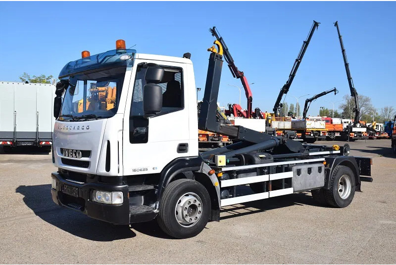 Iveco Iveco Eurocargo 160E25 - Hákový nosič kontajnerov: obrázok 3 Iveco Iveco Eurocargo 160E25 - Hákový nosič kontajnerov: obrázok 3