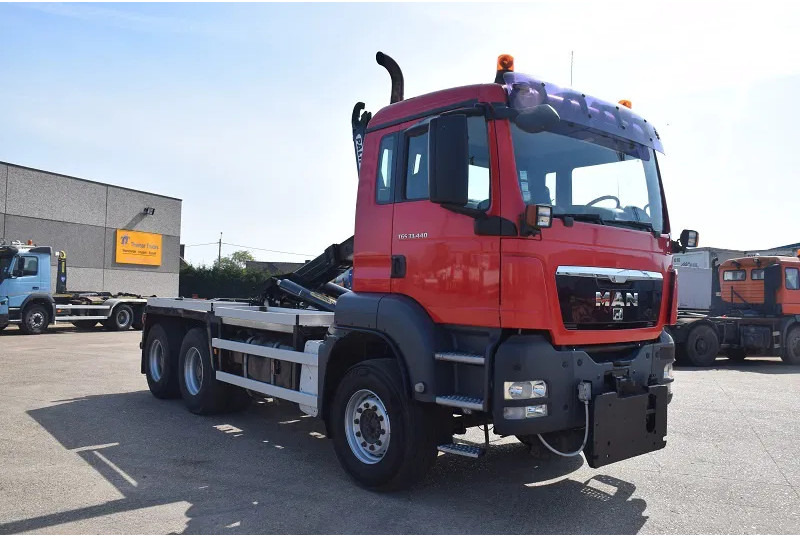 MAN TGS 33.440 - Hákový nosič kontajnerov: obrázok 4 MAN TGS 33.440 - Hákový nosič kontajnerov: obrázok 4