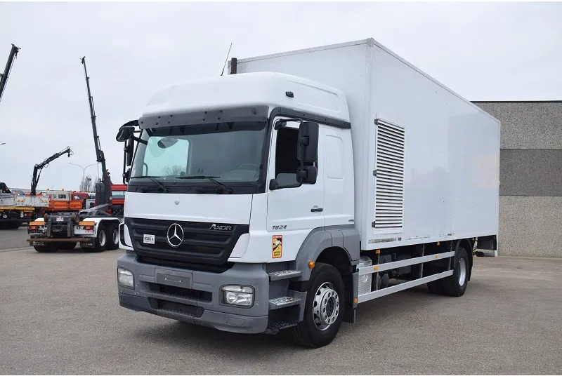 Mercedes-Benz Axor 1824 - Skříňový nákladní auto: obrázok 2 Mercedes-Benz Axor 1824 - Skříňový nákladní auto: obrázok 2