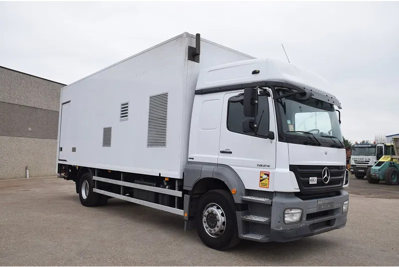 Mercedes-Benz Axor 1824 - Skříňový nákladní auto: obrázok 4 Mercedes-Benz Axor 1824 - Skříňový nákladní auto: obrázok 4