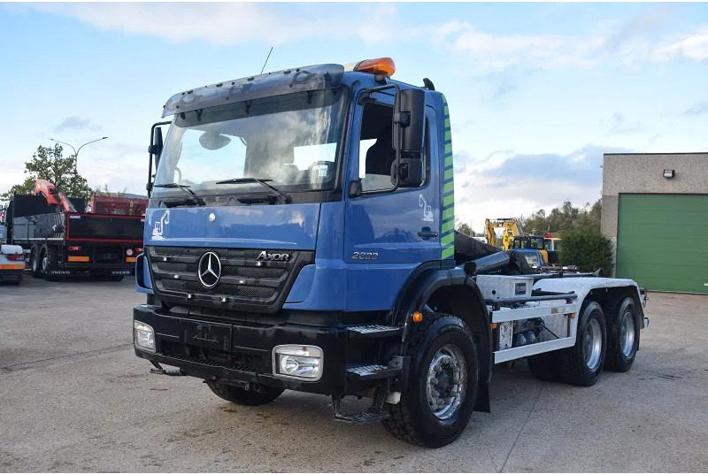Mercedes-Benz Axor 2633 - Hákový nosič kontajnerov: obrázok 2 Mercedes-Benz Axor 2633 - Hákový nosič kontajnerov: obrázok 2