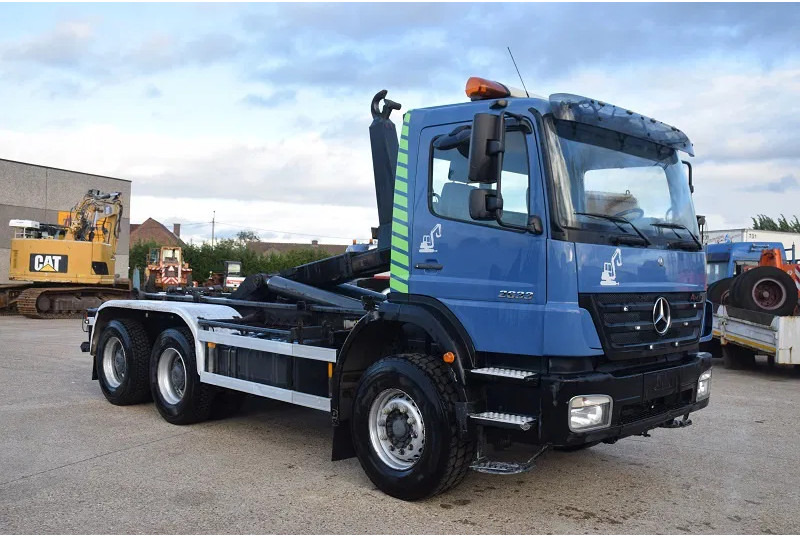 Mercedes-Benz Axor 2633 - Hákový nosič kontajnerov: obrázok 4 Mercedes-Benz Axor 2633 - Hákový nosič kontajnerov: obrázok 4