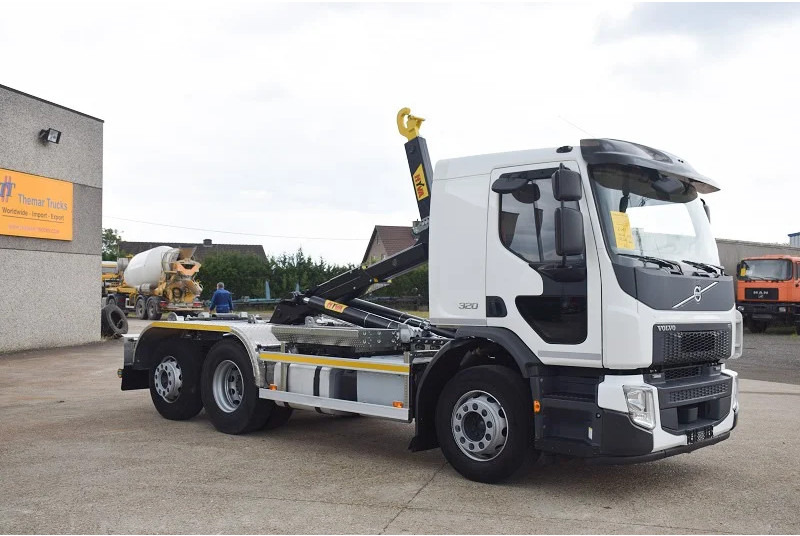 Volvo FE 320 - Hákový nosič kontajnerov: obrázok 4 Volvo FE 320 - Hákový nosič kontajnerov: obrázok 4
