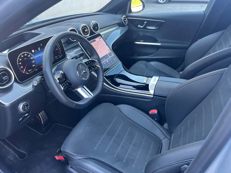 Mercedes-Benz C-Klasse C300e Sedan*AMG PAKKET*NIGHT PAKKET*HEADUPDISPL*360°CAM* - Sedan: obrázok 3 Mercedes-Benz C-Klasse C300e Sedan*AMG PAKKET*NIGHT PAKKET*HEADUPDISPL*360°CAM* - Sedan: obrázok 3