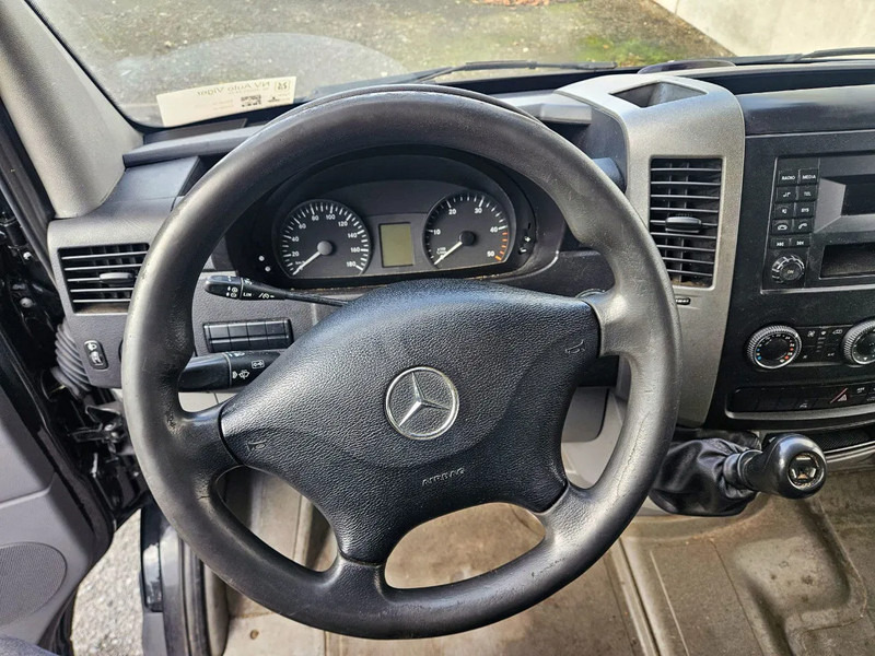 Mercedes-Benz Sprinter 313 - Chladiarenská dodávka: obrázok 4 Mercedes-Benz Sprinter 313 - Chladiarenská dodávka: obrázok 4