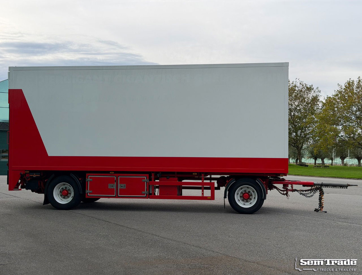 Heiwo Chassis + Isolated BOX 770x250x270 Inside Tail Lift Super Condition - Príves skriňové: obrázok 5 Heiwo Chassis + Isolated BOX 770x250x270 Inside Tail Lift Super Condition - Príves skriňové: obrázok 5