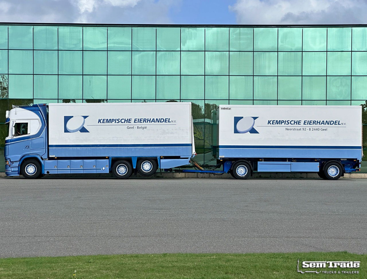 Scania S650 V8 NGS Only 193.000 KM Full Options FullY Isolated Body Special Show Truck / Combi NEW Condition - Chladirenské nákladné vozidlo: obrázok 3 Scania S650 V8 NGS Only 193.000 KM Full Options FullY Isolated Body Special Show Truck / Combi NEW Condition - Chladirenské nákladné vozidlo: obrázok 3
