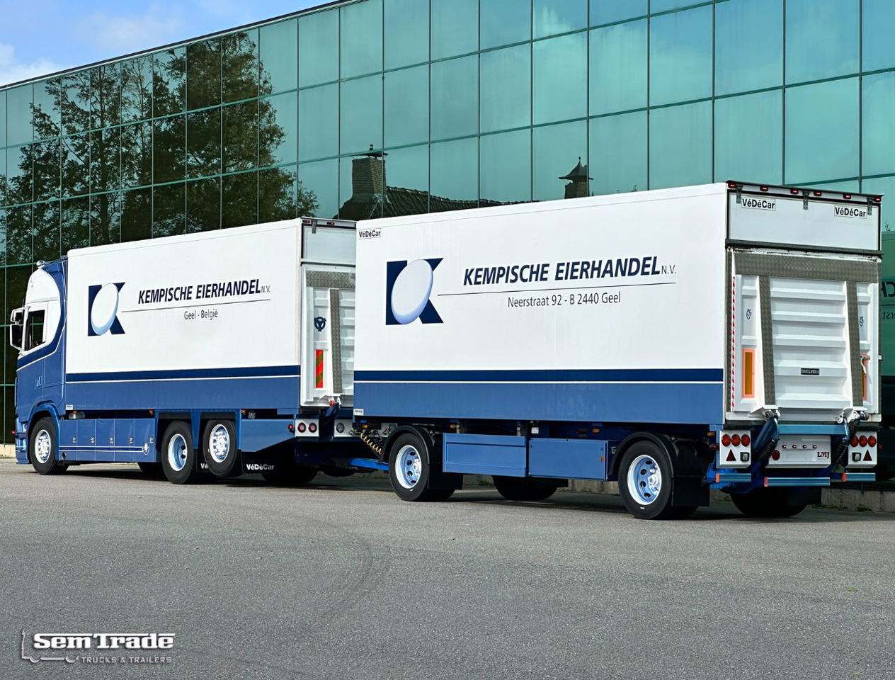 Scania S650 V8 NGS Only 193.000 KM Full Options FullY Isolated Body Special Show Truck / Combi NEW Condition - Chladirenské nákladné vozidlo: obrázok 4 Scania S650 V8 NGS Only 193.000 KM Full Options FullY Isolated Body Special Show Truck / Combi NEW Condition - Chladirenské nákladné vozidlo: obrázok 4