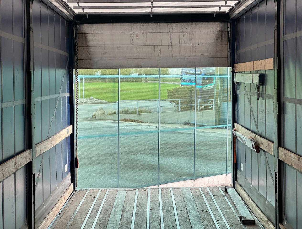 Plachtový náves System Trailer Lprs9 City Trailer Tail Lift NEW Condition Holland-Trailer: obrázok 16
