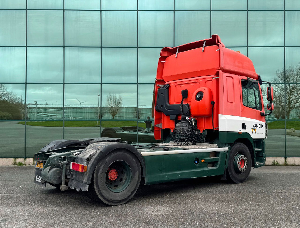 DAF CF 85.460 Only 229.800 KM Retarder - Intarder 2x Tanks Tires 90 NL Truck - Ťahač: obrázok 4 DAF CF 85.460 Only 229.800 KM Retarder - Intarder 2x Tanks Tires 90 NL Truck - Ťahač: obrázok 4