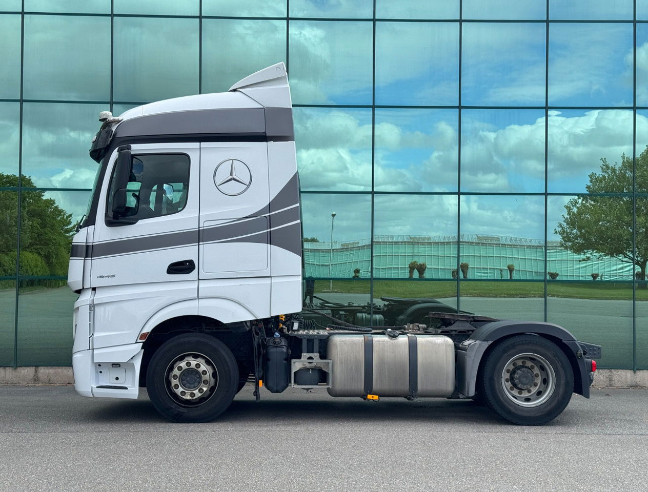 Mercedes-Benz Actros 1945 382.000 KM PTO + Hydraulics TOP Condition NL Truck - Ťahač: obrázok 2 Mercedes-Benz Actros 1945 382.000 KM PTO + Hydraulics TOP Condition NL Truck - Ťahač: obrázok 2