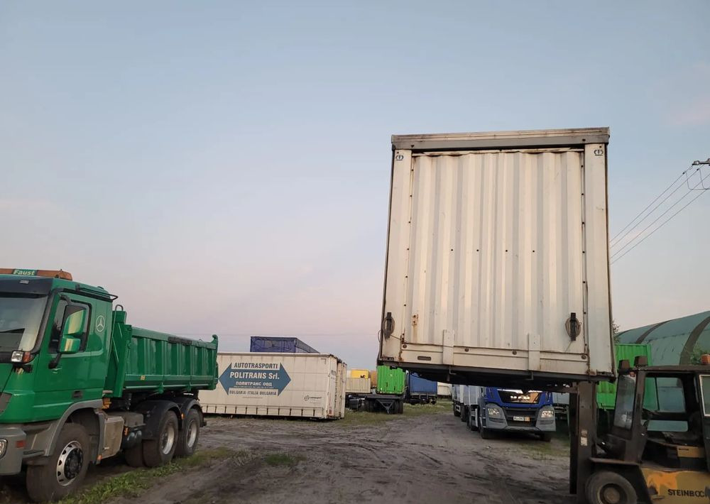 Krone Zabudowa Firanka - Plachtová nadstavba: obrázok 4 Krone Zabudowa Firanka - Plachtová nadstavba: obrázok 4