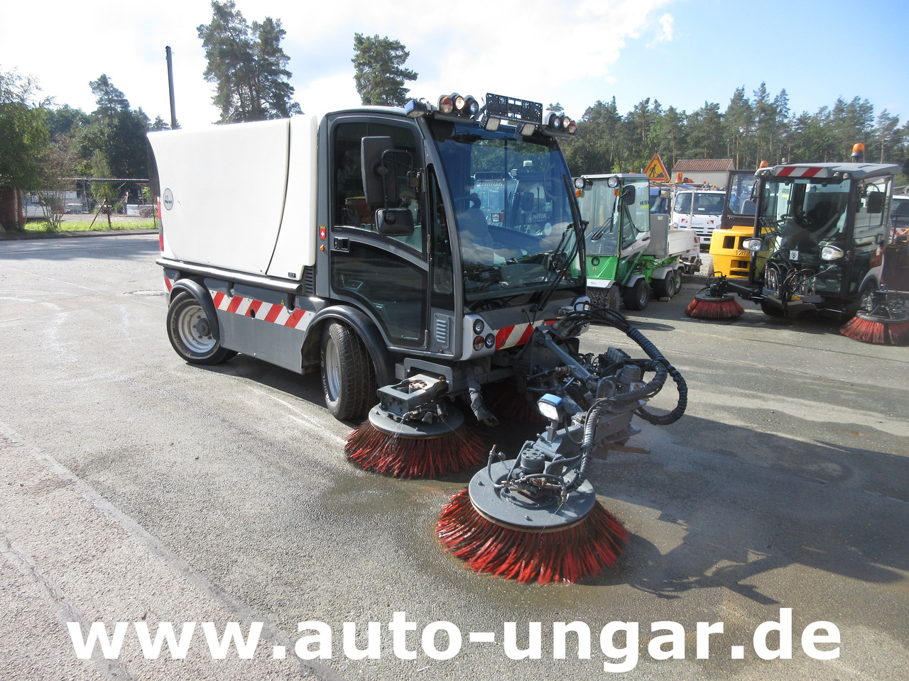 Boschung S3 Kehrmaschine urban sweeper Wildkrautbesen Allradlenkung - Zametacie vozidlo: obrázok 1 Boschung S3 Kehrmaschine urban sweeper Wildkrautbesen Allradlenkung - Zametacie vozidlo: obrázok 1