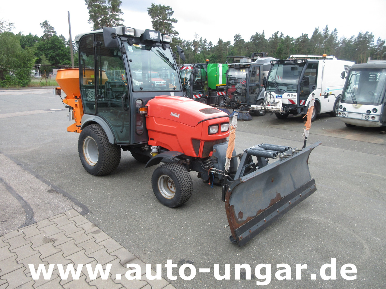 HAKO Hakotrac 2650 DA Winterdienst Schneepflug & Streuer 4x4 Zapfwelle Hydraulik - Komunálny traktor: obrázok 2 HAKO Hakotrac 2650 DA Winterdienst Schneepflug & Streuer 4x4 Zapfwelle Hydraulik - Komunálny traktor: obrázok 2