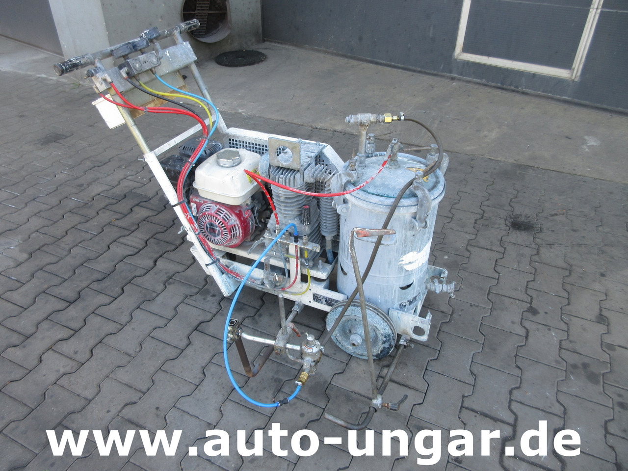 Hofmann H5-1 Straßenmarkierungsmaschine Roadmarking Machine Graco Markiermaschine - Asfaltovací stroj: obrázok 1 Hofmann H5-1 Straßenmarkierungsmaschine Roadmarking Machine Graco Markiermaschine - Asfaltovací stroj: obrázok 1