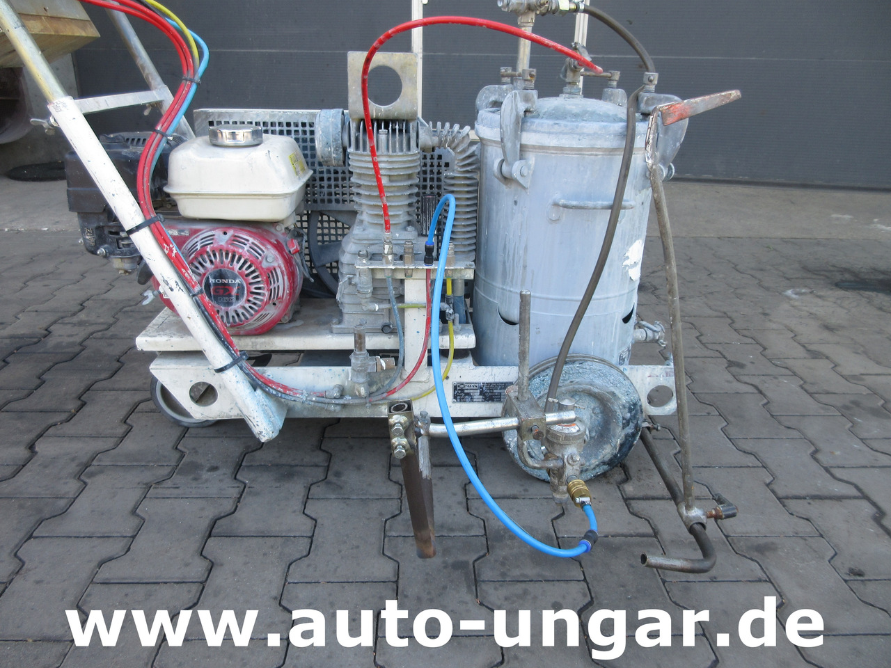 Hofmann H5-1 Straßenmarkierungsmaschine Roadmarking Machine Graco Markiermaschine - Asfaltovací stroj: obrázok 2 Hofmann H5-1 Straßenmarkierungsmaschine Roadmarking Machine Graco Markiermaschine - Asfaltovací stroj: obrázok 2