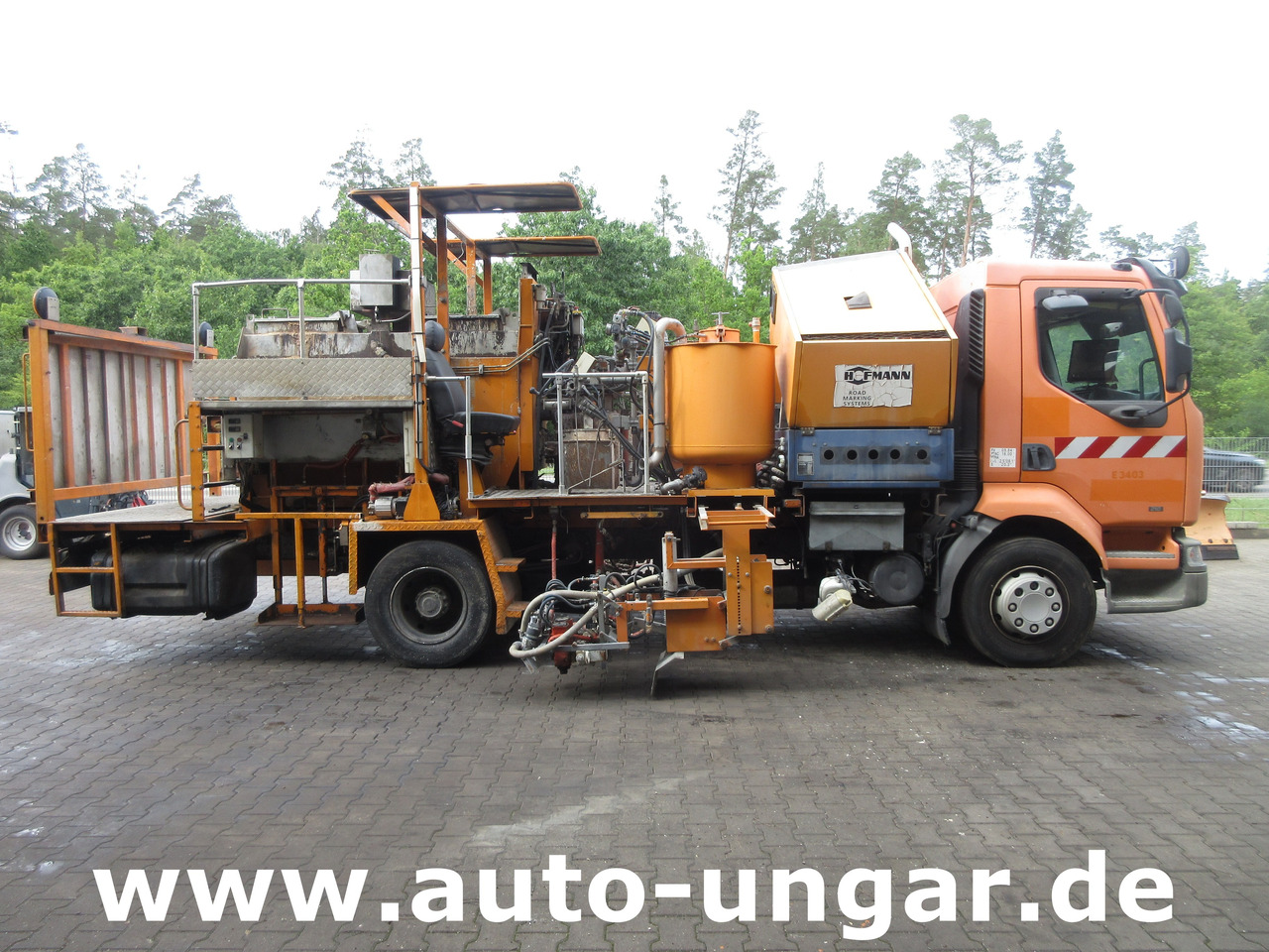 Hofmann H75 - 1000 Thermoplastic Roadmarking Machine Truck Mounted Hot Paint - Asfaltovací stroj: obrázok 3 Hofmann H75 - 1000 Thermoplastic Roadmarking Machine Truck Mounted Hot Paint - Asfaltovací stroj: obrázok 3