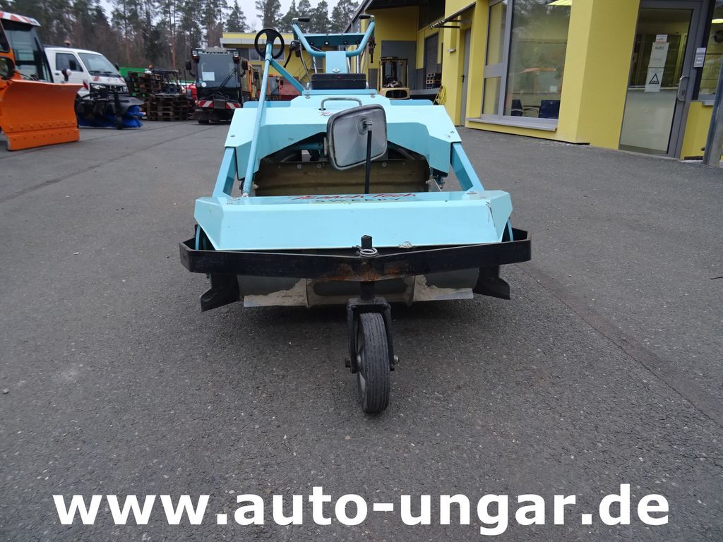KASSBOHRER Kässbohrer BeachTech Sweepy Strandreiniger - Komunálne/ Špeciálne stroje: obrázok 3 KASSBOHRER Kässbohrer BeachTech Sweepy Strandreiniger - Komunálne/ Špeciálne stroje: obrázok 3