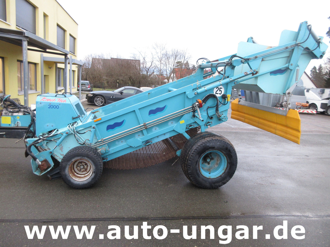 Kässbohrer BeachTech STR 2000 Baujahr 2003 BeachCleaner Strandreiniger °0043 - Komunálne/ Špeciálne stroje: obrázok 4 Kässbohrer BeachTech STR 2000 Baujahr 2003 BeachCleaner Strandreiniger °0043 - Komunálne/ Špeciálne stroje: obrázok 4