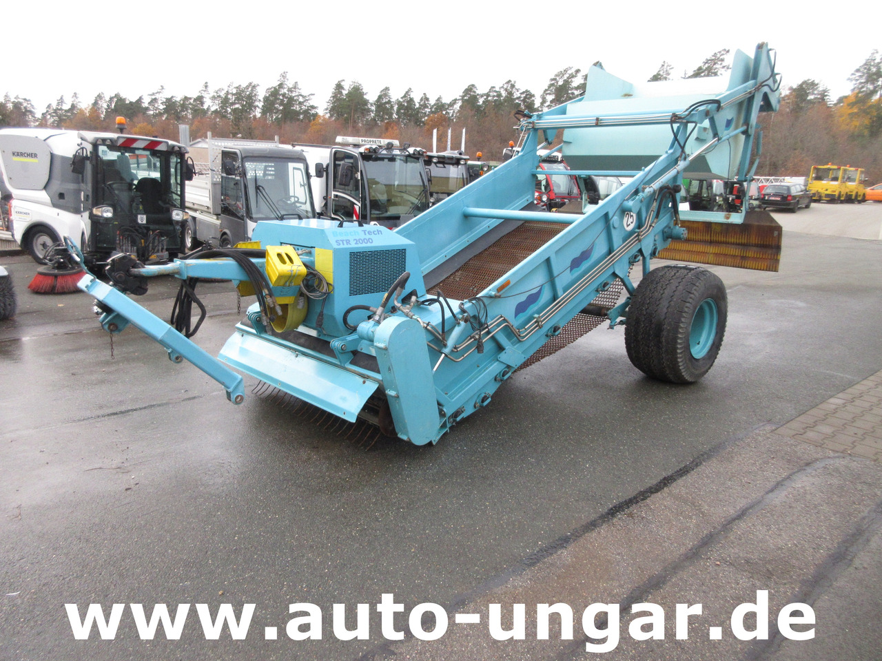 Kässbohrer BeachTech STR 2000 Cribleuse de Plage BeachCleaner Strandreiniger عمال تنظيف الشاطئ - Komunálne/ Špeciálne stroje: obrázok 1 Kässbohrer BeachTech STR 2000 Cribleuse de Plage BeachCleaner Strandreiniger عمال تنظيف الشاطئ - Komunálne/ Špeciálne stroje: obrázok 1