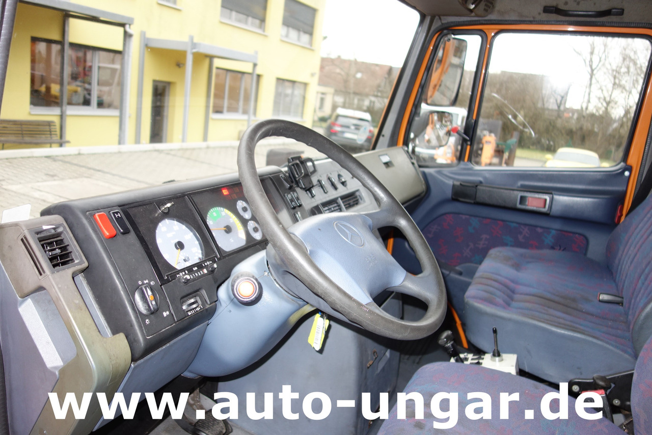 Interior photo 1: Dodávka sklápač MERCEDES-BENZ 614 D Vario Kipper DOKA Plane °961 Winterdienst