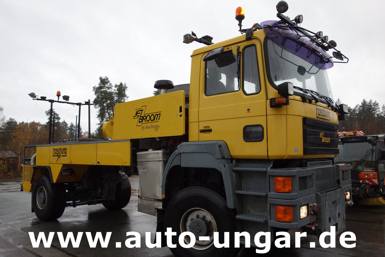 MAN Boschung BJB 8000 Speed Broom 4x4 Offroad Trial Flughafen - Vybavenie letiskových plôch, Vybavenie letiskových plôch: obrázok 1 MAN Boschung BJB 8000 Speed Broom 4x4 Offroad Trial Flughafen - Vybavenie letiskových plôch, Vybavenie letiskových plôch: obrázok 1