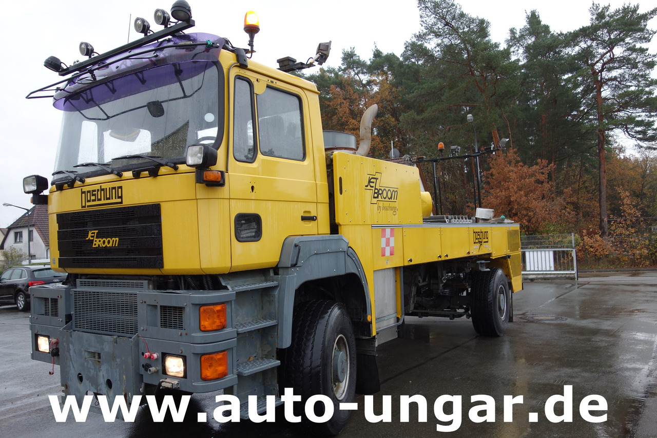 MAN Boschung BJB 8000 Speed Broom 4x4 Offroad Trial Flughafen - Vybavenie letiskových plôch, Vybavenie letiskových plôch: obrázok 3 MAN Boschung BJB 8000 Speed Broom 4x4 Offroad Trial Flughafen - Vybavenie letiskových plôch, Vybavenie letiskových plôch: obrázok 3