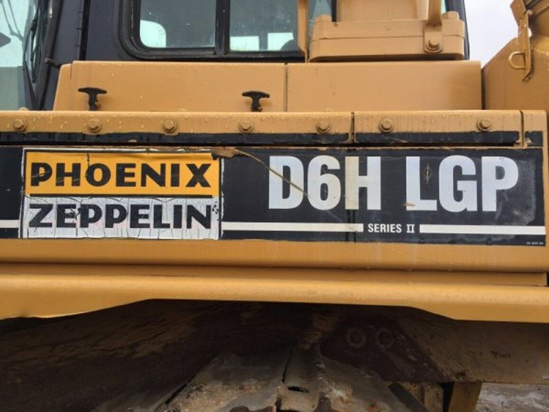 Caterpillar D6H LGP II - Buldozér: obrázok 4 Caterpillar D6H LGP II - Buldozér: obrázok 4