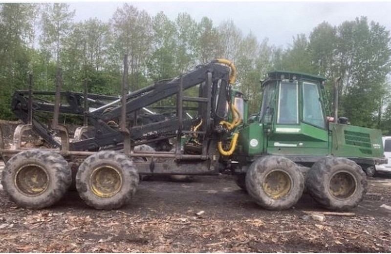 John Deere 1110D EcoIII 8W - Vyvážací príves: obrázok 1 John Deere 1110D EcoIII 8W - Vyvážací príves: obrázok 1