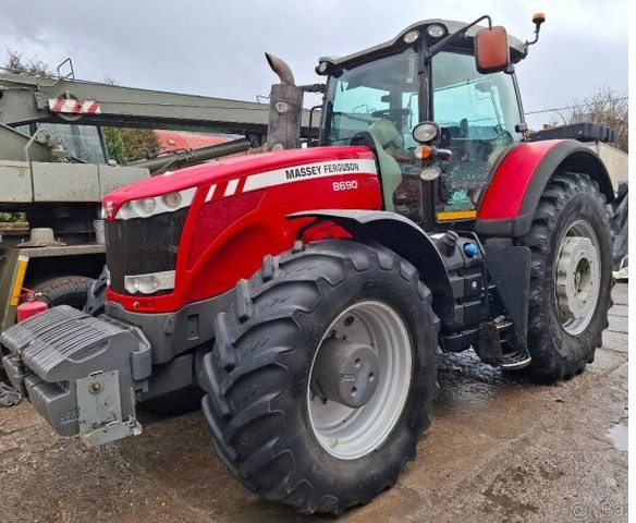 Massey Ferguson 8690 (MF) - Traktor: obrázok 4 Massey Ferguson 8690 (MF) - Traktor: obrázok 4