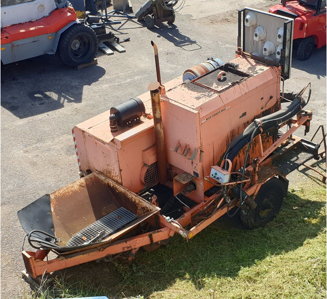 Strassmayr Patchmatic STP 1008 (incomplete! nicht/nie-komplet - Asfaltovací stroj: obrázok 2 Strassmayr Patchmatic STP 1008 (incomplete! nicht/nie-komplet - Asfaltovací stroj: obrázok 2