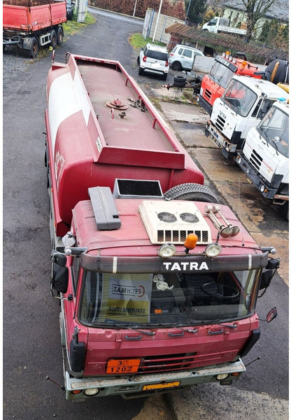 Tatra 6x6 T815 ADR 17m3 - Cisternové vozidlo: obrázok 4 Tatra 6x6 T815 ADR 17m3 - Cisternové vozidlo: obrázok 4