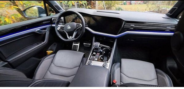 Volkswagen Touareg 3.0 TDi R-line 4-motion - Automobil: obrázok 4 Volkswagen Touareg 3.0 TDi R-line 4-motion - Automobil: obrázok 4