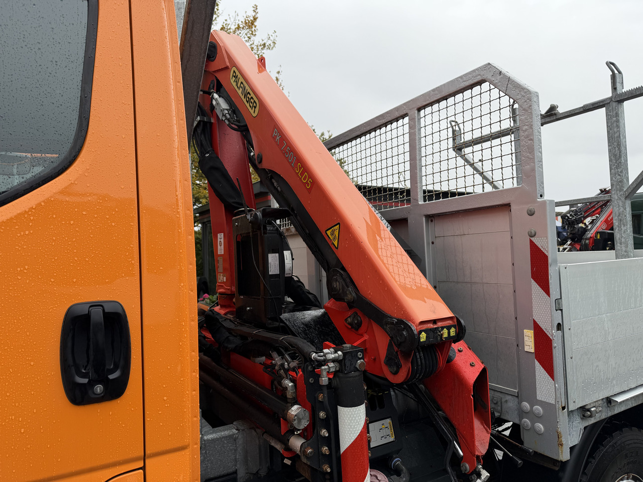 Iveco Daily 55S18W 4X4 Palfinger PK 7.501 - Valníkový/ Plošinový nákladný automobil, Auto s hydraulickou rukou: obrázok 4 Iveco Daily 55S18W 4X4 Palfinger PK 7.501 - Valníkový/ Plošinový nákladný automobil, Auto s hydraulickou rukou: obrázok 4