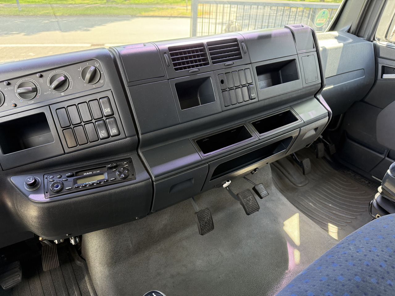 MAN TGA 18.350 4X2 LL Fahrschule - Kontejnérový podvozek/ Výměnná nástavba: obrázok 3 MAN TGA 18.350 4X2 LL Fahrschule - Kontejnérový podvozek/ Výměnná nástavba: obrázok 3