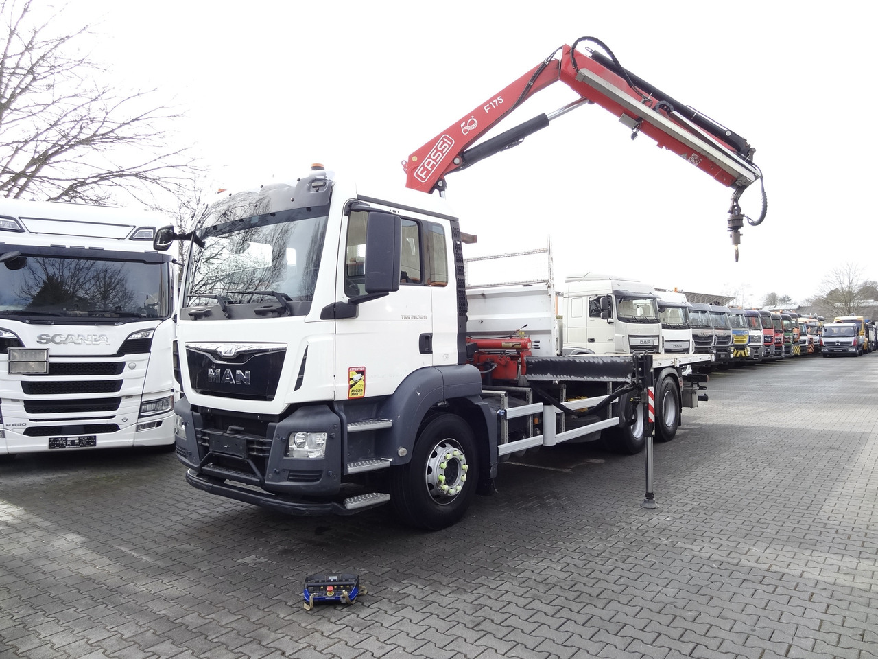 MAN TGS 26.320 6X4 BB mit Kran Fassi F175 - Valníkový/ Plošinový nákladný automobil, Auto s hydraulickou rukou: obrázok 1 MAN TGS 26.320 6X4 BB mit Kran Fassi F175 - Valníkový/ Plošinový nákladný automobil, Auto s hydraulickou rukou: obrázok 1