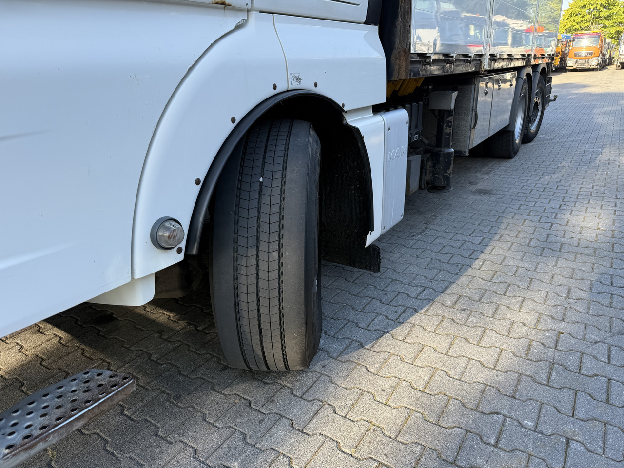 MAN TGX 26.480 6X2 Hiab 422 + Jib + Winde - Valníkový/ Plošinový nákladný automobil, Auto s hydraulickou rukou: obrázok 2 MAN TGX 26.480 6X2 Hiab 422 + Jib + Winde - Valníkový/ Plošinový nákladný automobil, Auto s hydraulickou rukou: obrázok 2