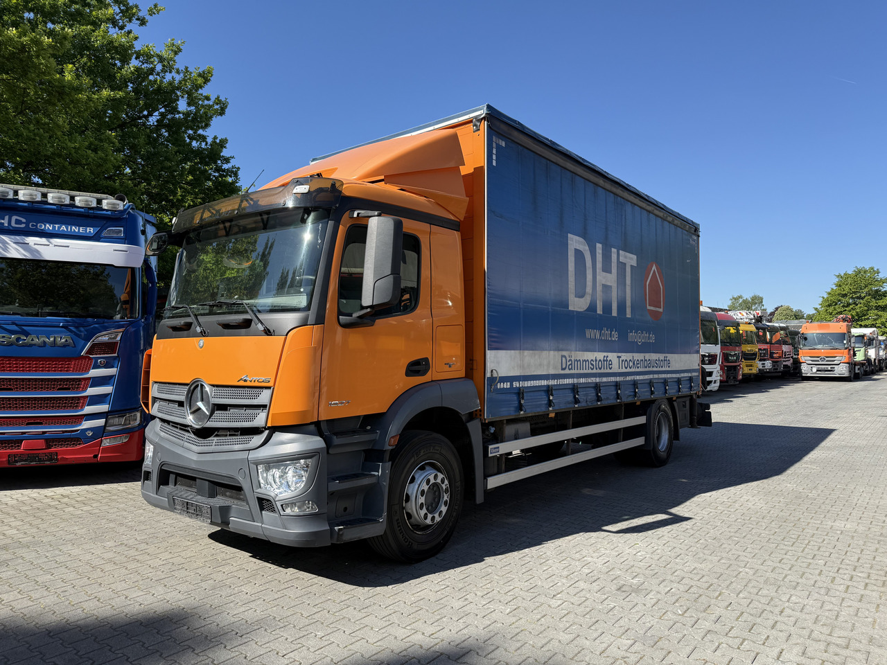 Mercedes-Benz Actros 1827 Kran Palfinger PK 9002 - Plachtové nákladné vozidlo, Auto s hydraulickou rukou: obrázok 1 Mercedes-Benz Actros 1827 Kran Palfinger PK 9002 - Plachtové nákladné vozidlo, Auto s hydraulickou rukou: obrázok 1